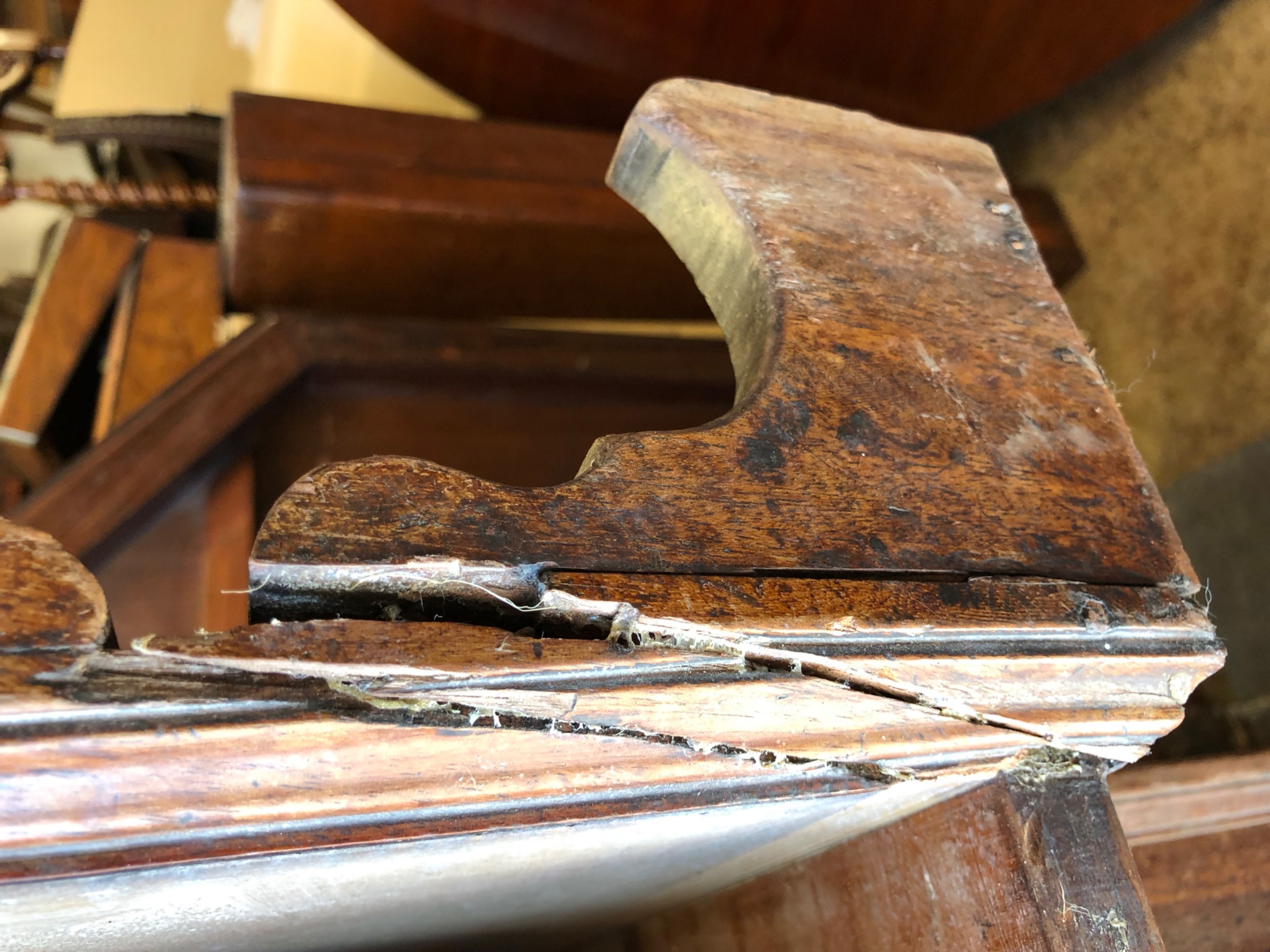 a mid 18thc mahogany kneehole desk